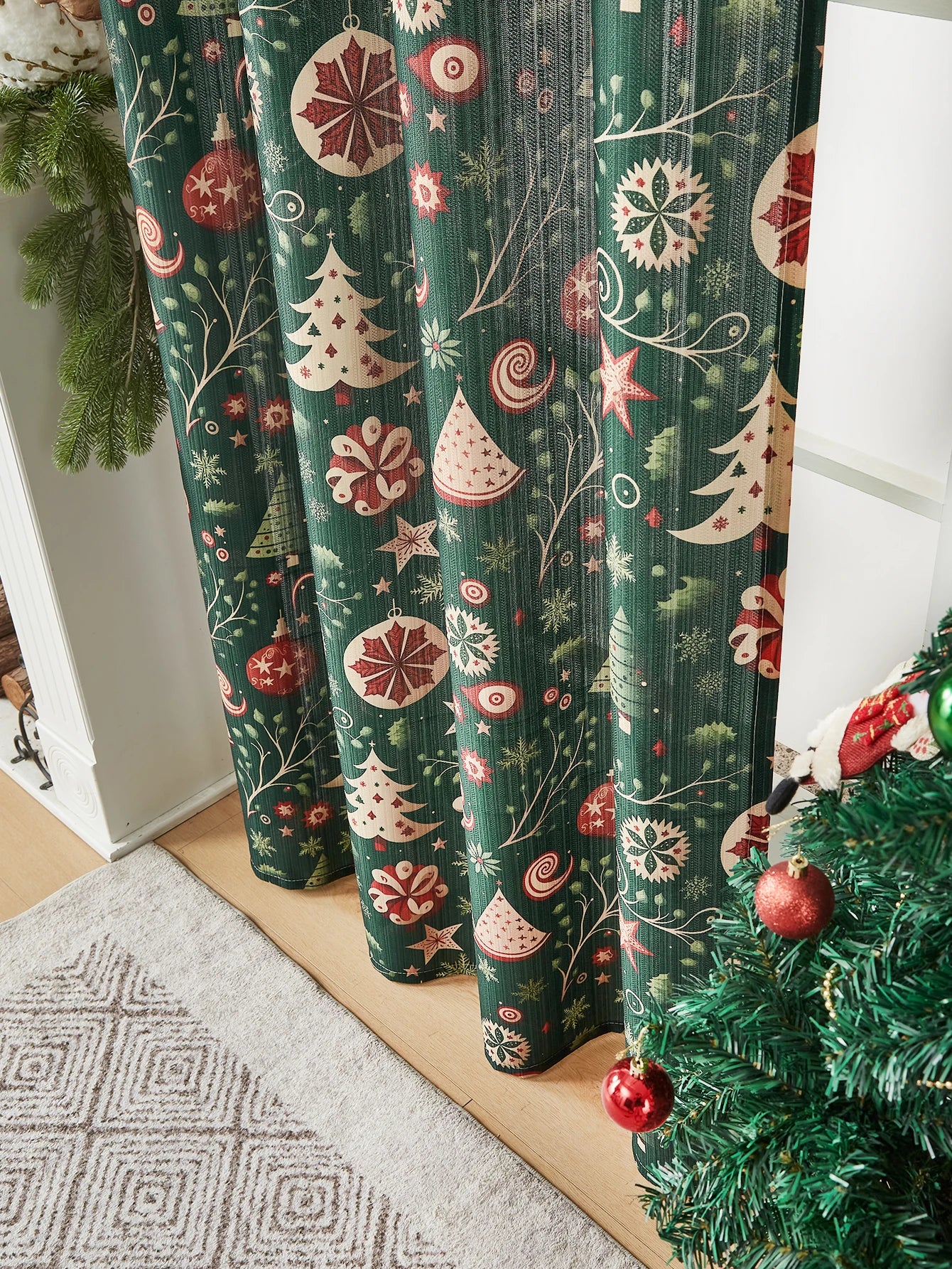 Green Christmas tree gifts, curtains, holiday party atmosphere, curtains,