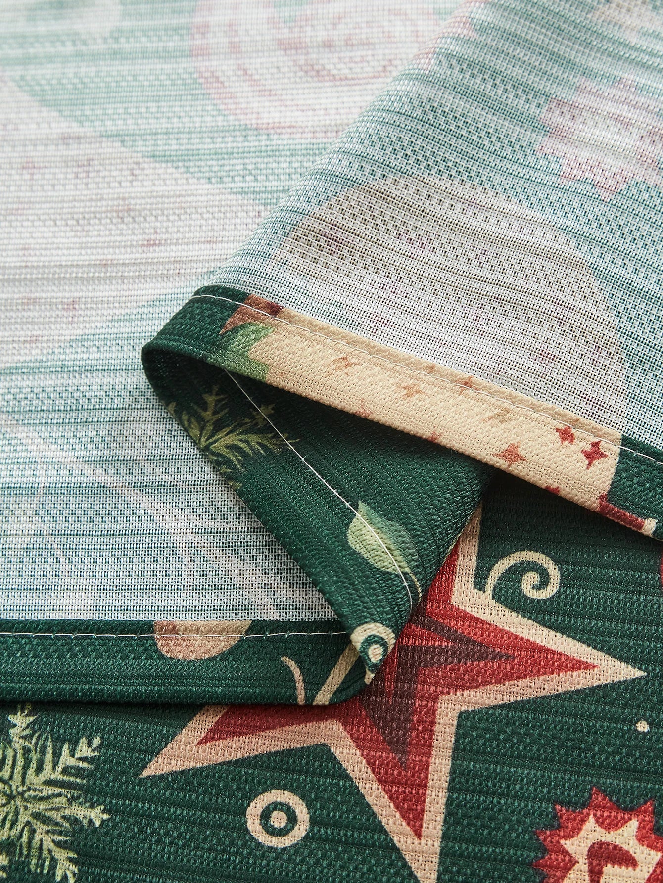 Green Christmas tree gifts, curtains, holiday party atmosphere, curtains,
