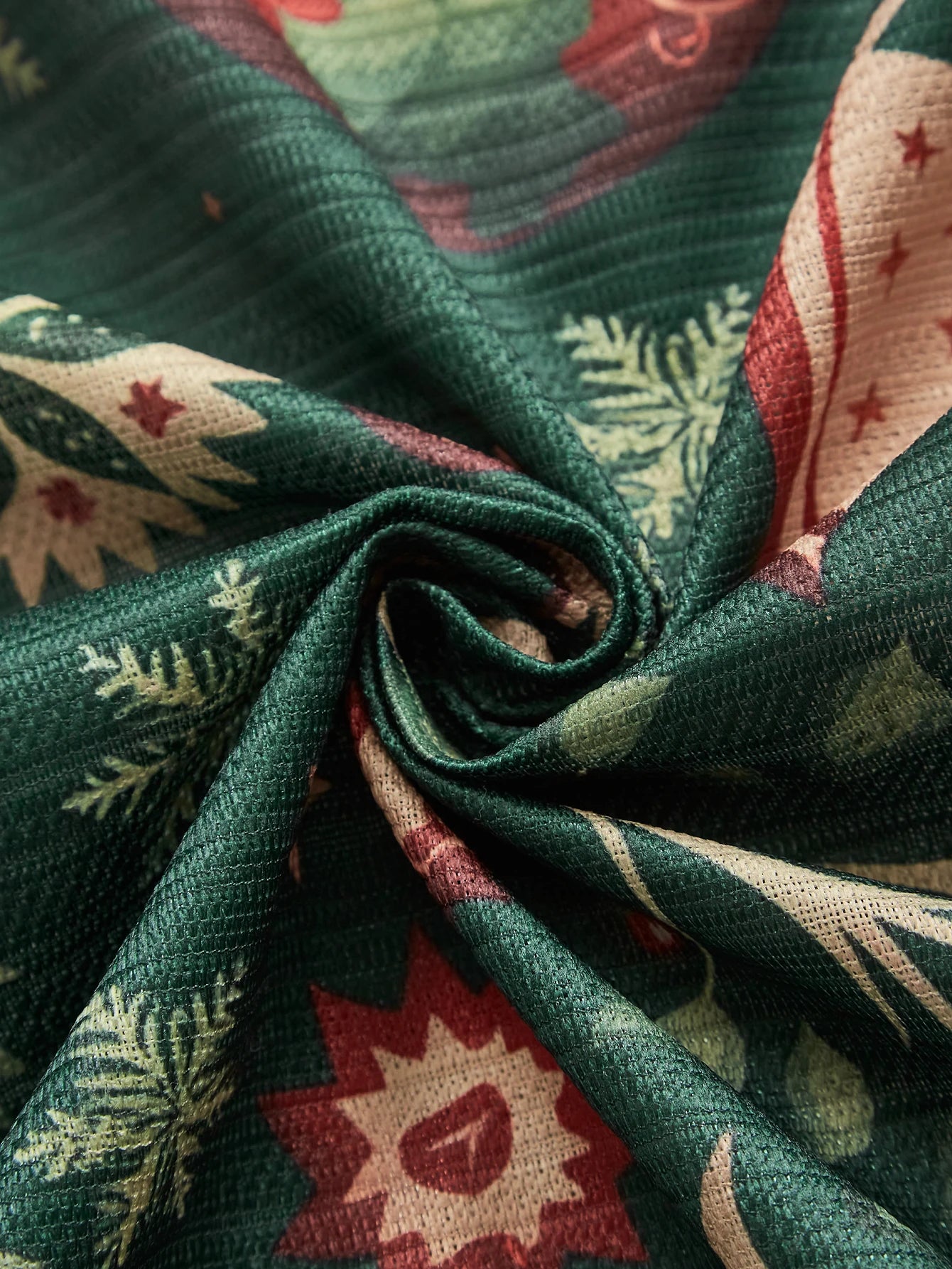 Green Christmas tree gifts, curtains, holiday party atmosphere, curtains,